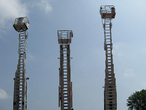 CONVAR232.jpg - Fahrzeugweihe Drehleiter 31.05.2008